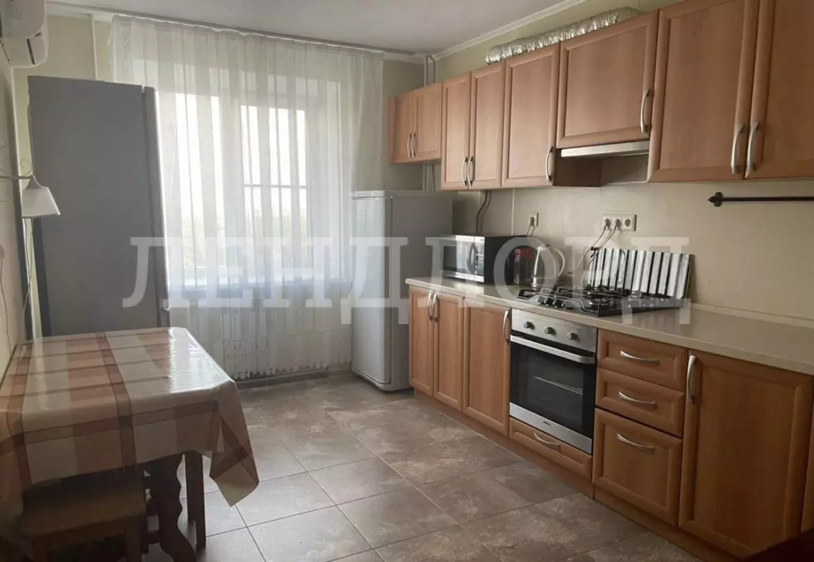 Совмещение балкона с кухней. Выход из комнаты в кухню. Выход из комнаты в кухню. Выход из комнаты в кухню. Кухня гостиная с лоджией.